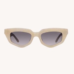 DEZI - ON READ Sunglasses